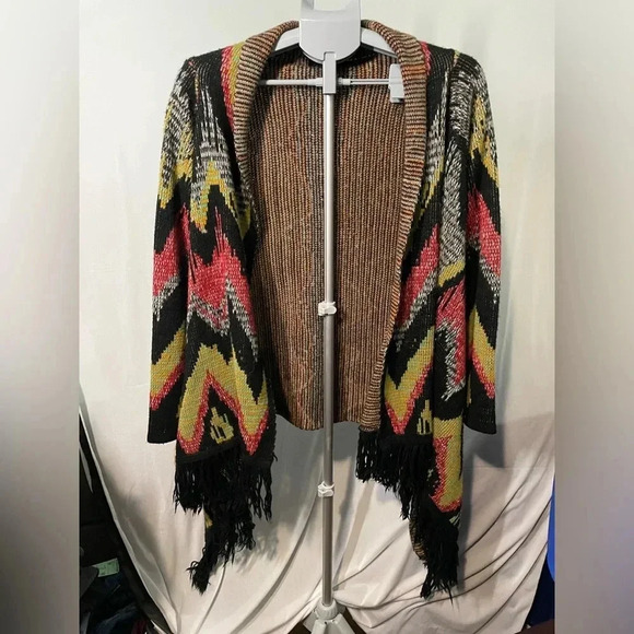 Forever 21 geometric‎ Shawl / cardigan size small/medium B11 - Picture 1 of 8